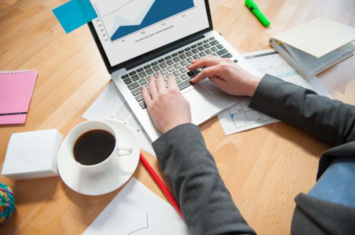 株式会社 StratEdge(株式会社ストラテッジ) | 名刺管理と顧客管理ツールの徹底比較!どれが最適? 名刺管理と顧客管理ツールの徹底比較!どれが最適?